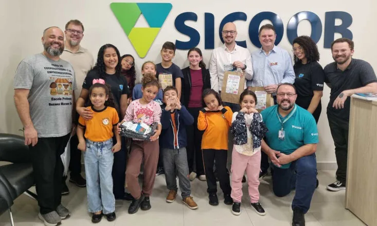 Sicoob fortalece educação, cooperação e empreendedorismo por meio da Cooperativa Mirim Cooperbalen 
