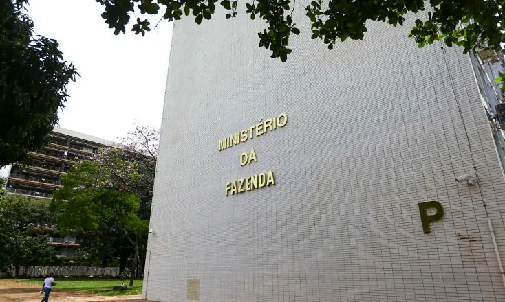 Governo reduz projeção do PIB para 2% em 2026 e 2,3% em 2027