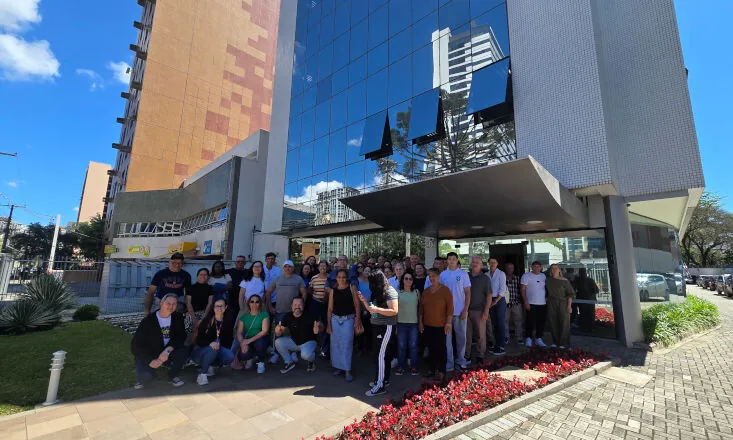 Colaboradores com 30 anos de Frimesa visitam o Sistema Ocepar 