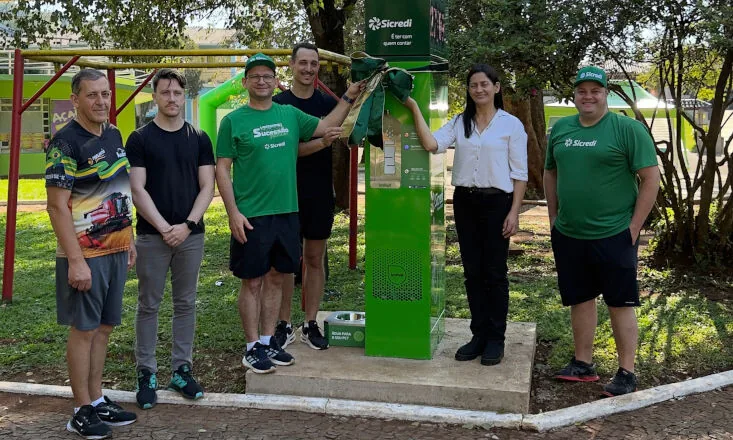 Caminhada Verde da Sicredi Fronteiras reúne comunidade e marca entrega de estação de hidratação em Guarujá do Sul