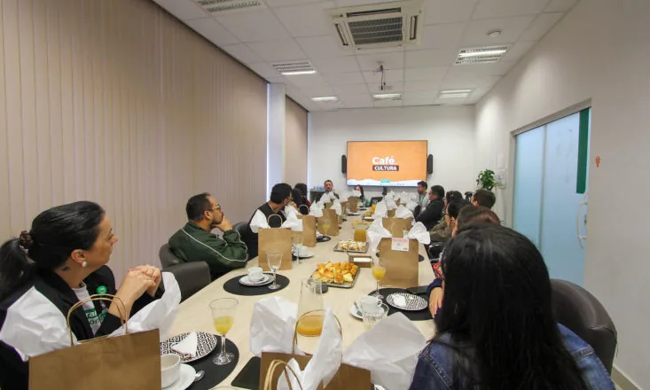 Unimed Ponta Grossa promove primeiro Café com Cultura para aproximar colaboradores e lideranças