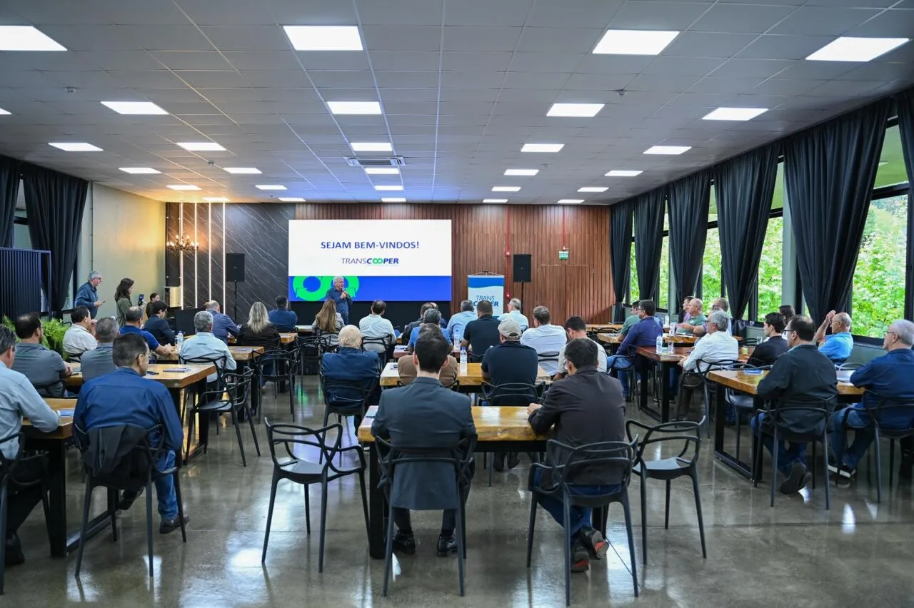 Fórum realizado pelo Sistema Ocepar reúne dirigentes de cooperativas de transporte em Pato Branco 