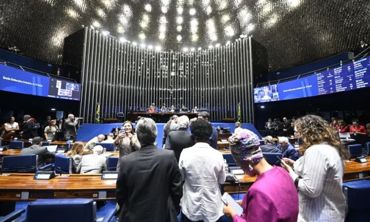 Senado aprova PEC que prev&ecirc; redu&ccedil;&atilde;o da jornada de trabalho