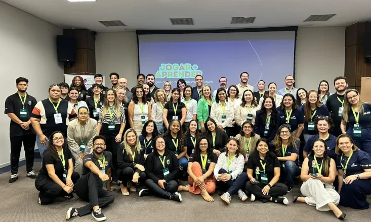 Forma&ccedil;&atilde;o "Jogar + Aprender" capacita educadores e lideran&ccedil;as em Maring&aacute; e Cascavel