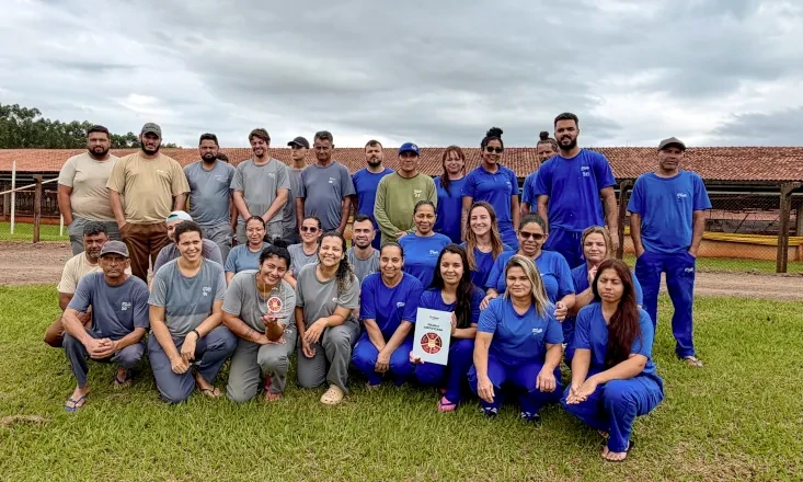 C.Vale recebe certifica&ccedil;&atilde;o de bem-estar animal da Frimesa