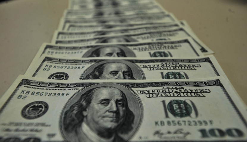 CÂMBIO: Dólar fecha a R$ 5,36 em dia de bastante volatilidade