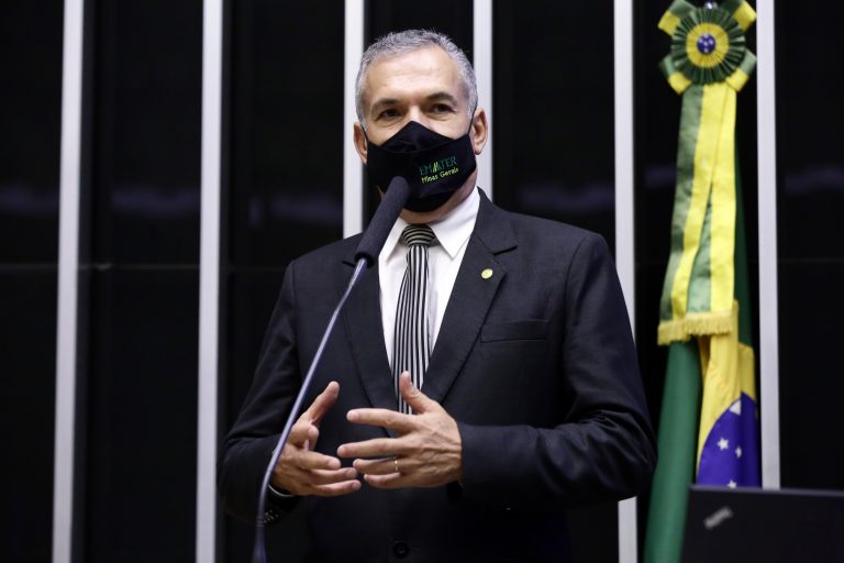 LEGISLATIVO: Projeto cria linha de crédito para pequenos e médios produtores rurais