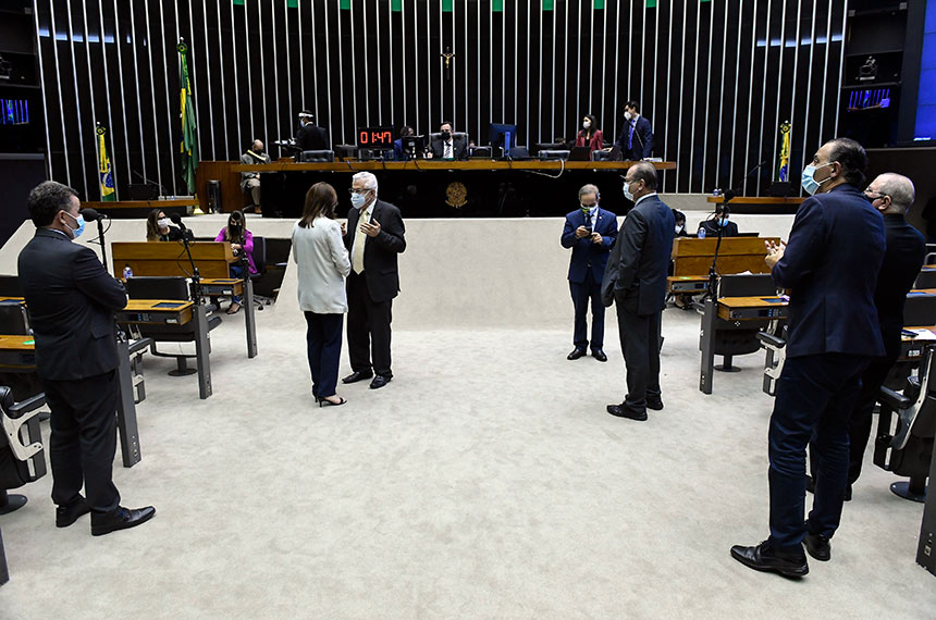 LEGISLAÇÃO: Nova Lei de Falências preserva ato cooperativo