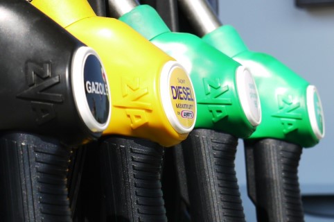 COMBUSTÍVEL: Governo reduz percentual do biodiesel misturado ao óleo diesel