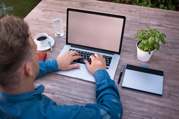 IPEA: Estudo mostra que impacto da pandemia foi maior para trabalhadores jovens e menos escolarizados 