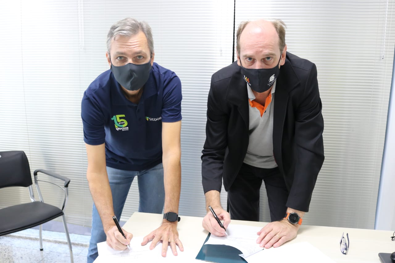 SICOOB CONFIANÇA: Apoio ao projeto Feras do Vôlei é renovado