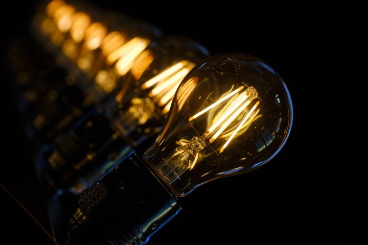 ENERGIA ELÉTRICA: Decisão sobre reajuste de bandeiras tarifárias deve sair até o dia 30