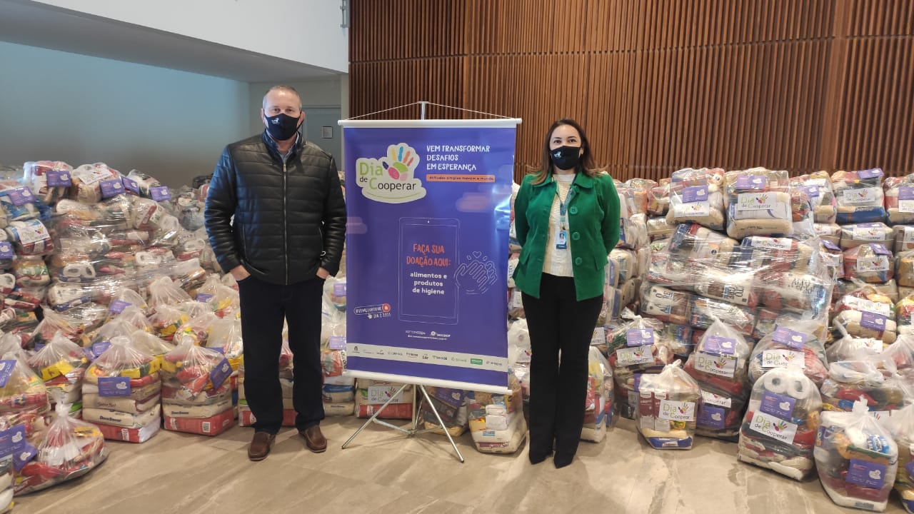 DIA C VII: Em parceria com cooperativas, Sicoob Três Fronteiras arrecada 25 toneladas de alimentos para celebrar o Dia de Cooperar