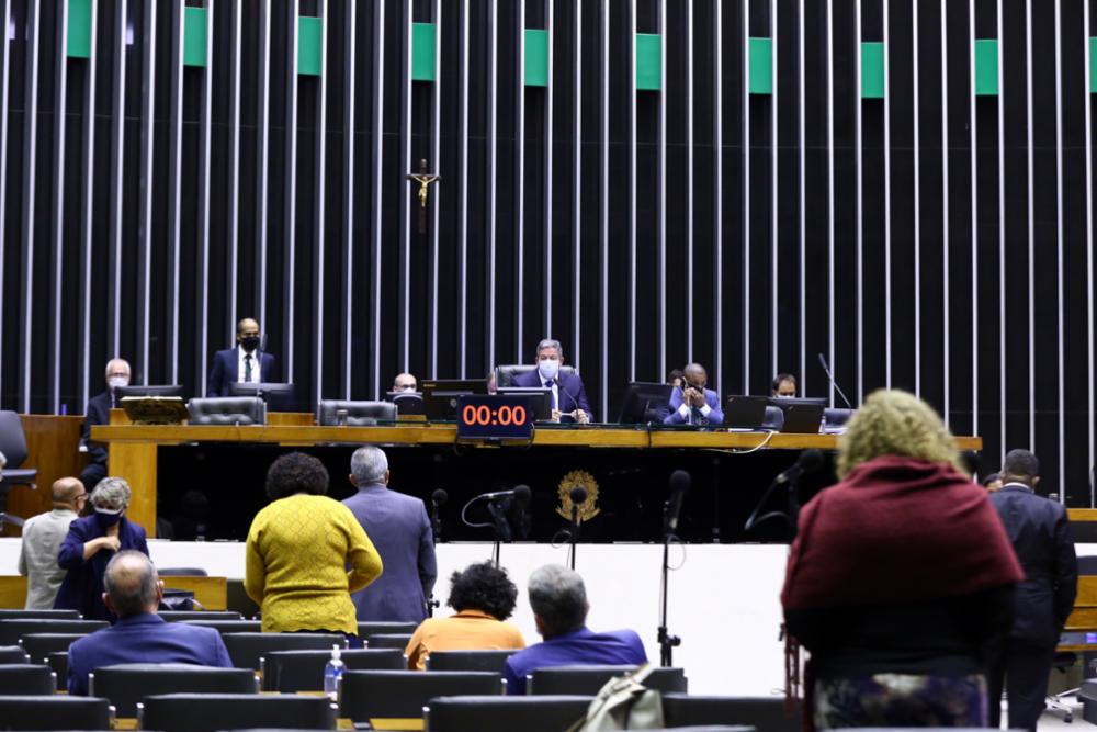 MPV 1.040/21: Câmara aprova uso de livros digitais por coops