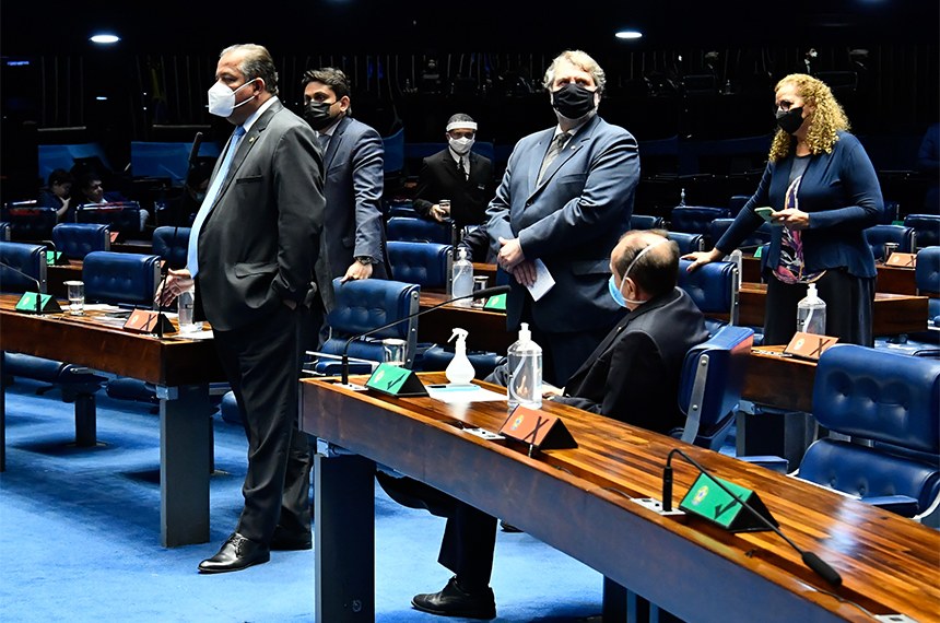 LEGISLATIVO: Congresso abre caminho na LDO para criação de novo programa social