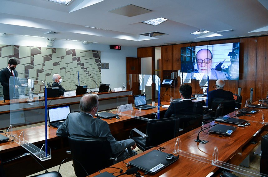LEGISLATIVO: Debatedores criticam projeto que altera regras do Imposto de Renda
