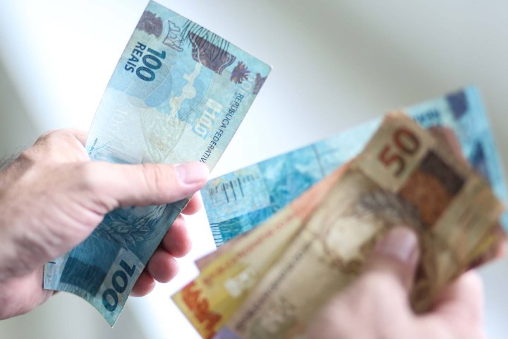 PARANÁ: Salário mínimo regional será reajustado em 100% do INPC e deve partir de R$ 1,6 mil