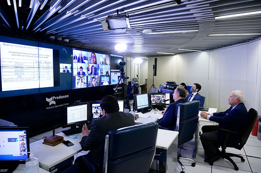 LEGISLATIVO: Para debatedores, auxílio é essencial, mas precatórios precisam ser pagos