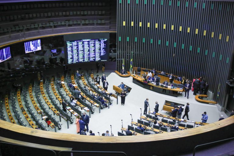 PL 5.149/2020: Isenção de IPI para coops de táxi é aprovada no plenário da Câmara