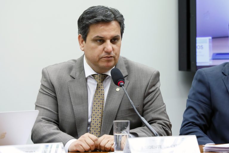 LEGISLATIVO: Comissão aprova novo prazo para regularização rural e mudanças no Código Florestal