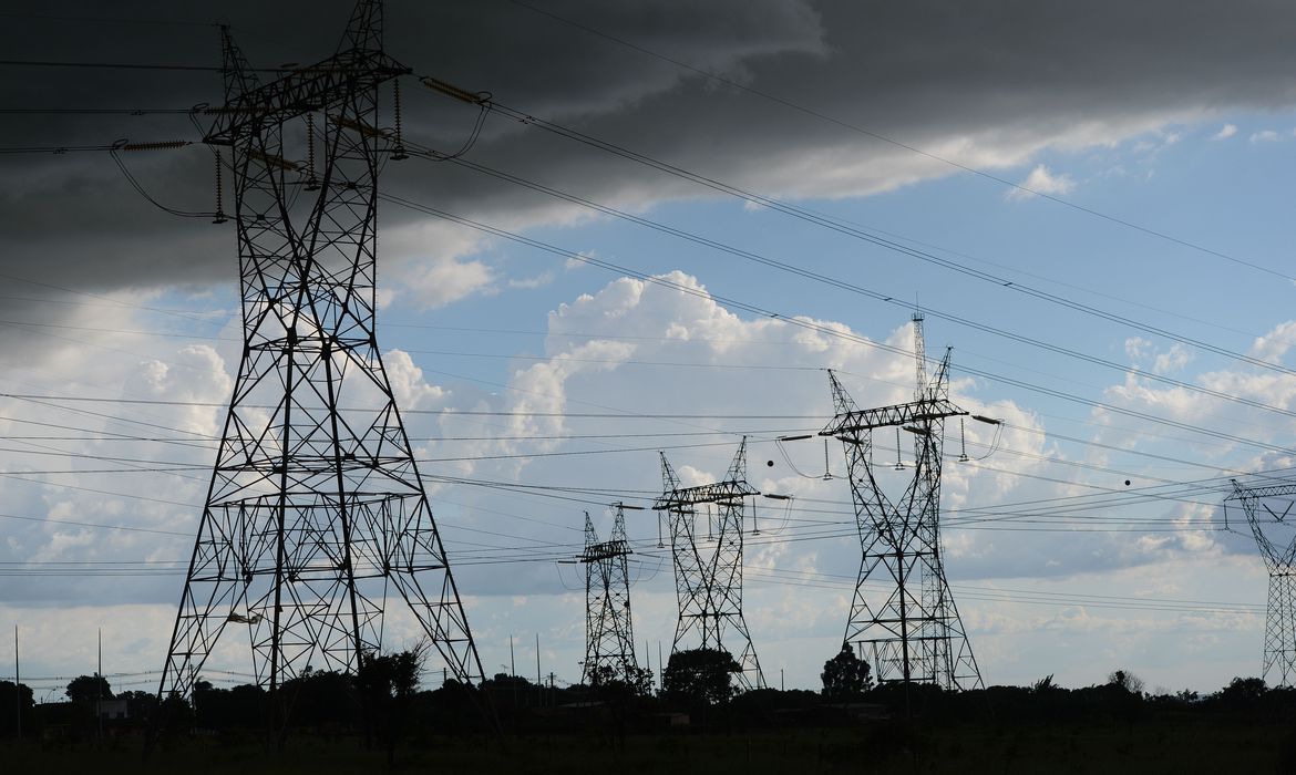 ECONOMIA: Decreto amortiza impacto financeiro da seca no setor elétrico