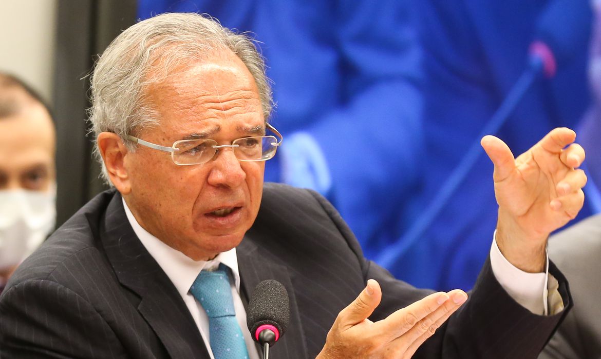 ECONOMIA: Governo avalia reduzir imposto para estimular indústria, diz ministro