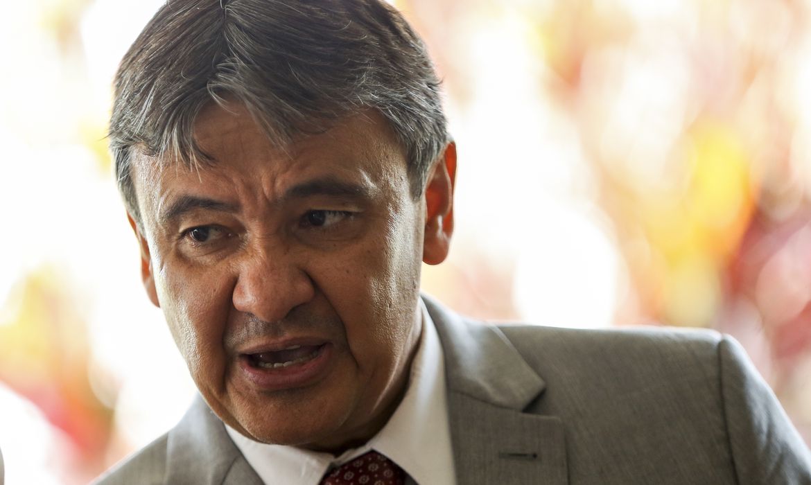 COMBUSTÍVEL: Fórum de Governadores prorroga congelamento do ICMS sobre gasolina