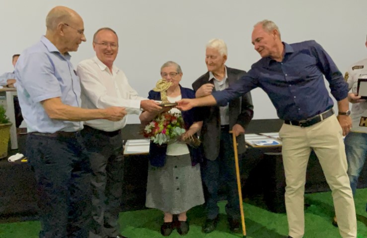 HOMENAGEM: Cooperado mais antigo do Paraná recebe Troféu “Cooperativas Orgulho do Paraná”