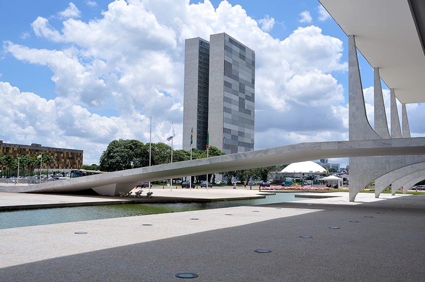 LEGISLATIVO: Governo tem até sexta para enviar projeto da LDO de 2023 ao Congresso