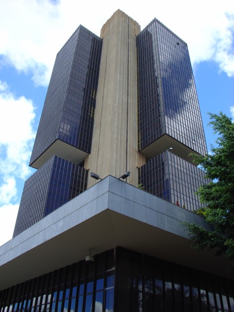 SELIC: Copom eleva taxa básica de juros para 12,75% ao ano