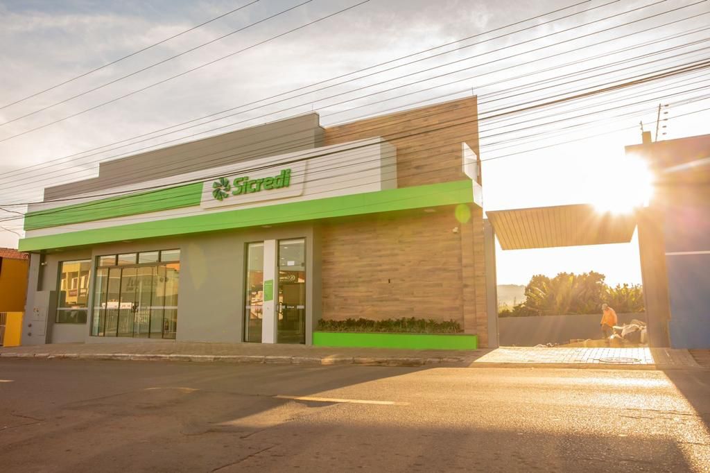 SICREDI CAMPOS GERAIS: Agência ganha espaço mais amplo e moderno em Curiúva