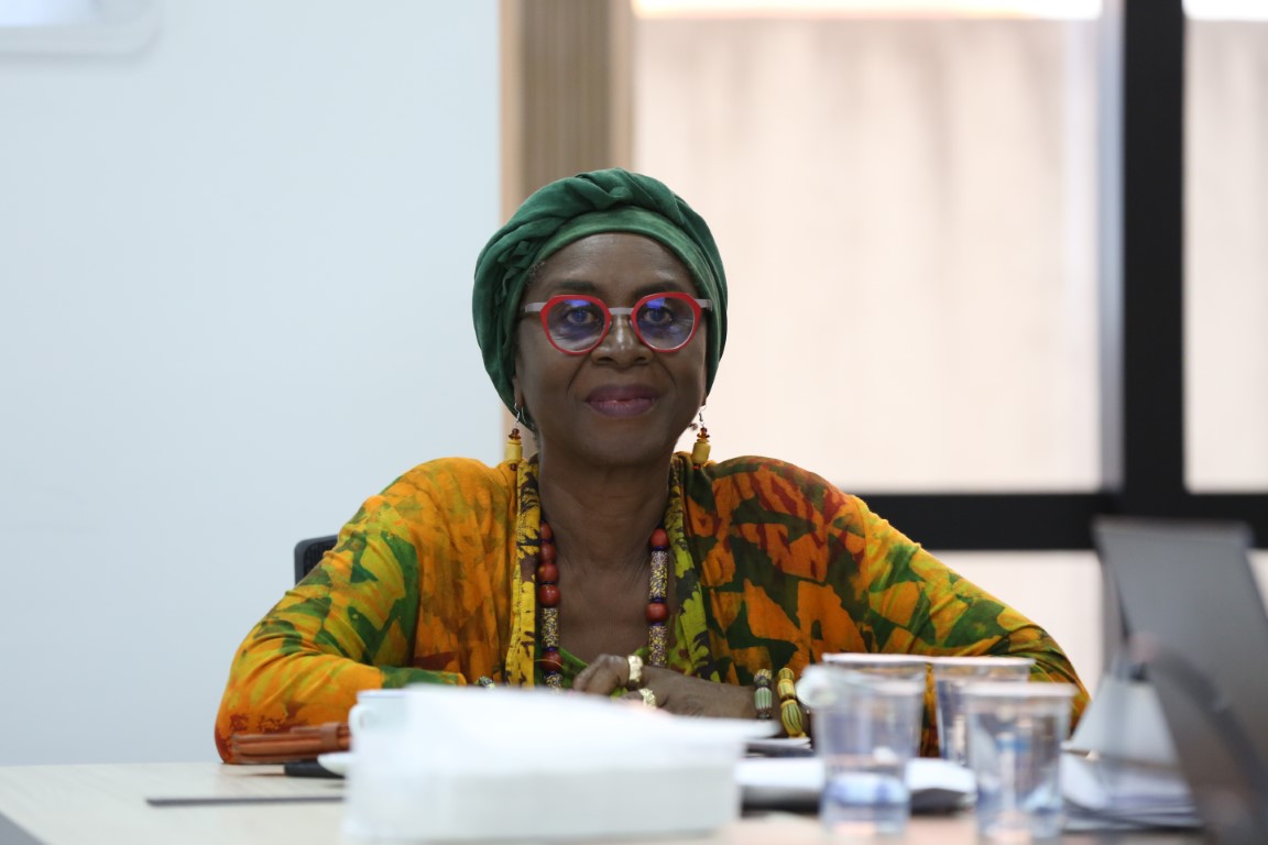 INTERNACIONAL: Embaixadora de Gana visita sede do Sistema Ocepar