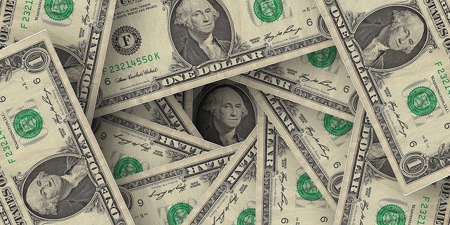 CÂMBIO: Dólar cai para R$ 5,17 com novos dados econômicos nos Estados Unidos