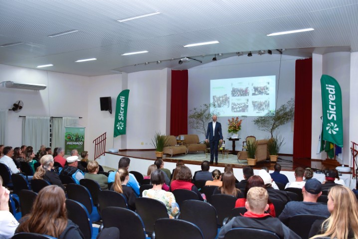 SICREDI ALIANÇA PR/SP 1ª Jornada da Educação Financeira é encerrada com Talk Show e certificação