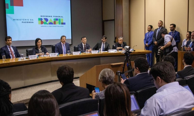 ECONOMIA I: Novo marco fiscal limita alta do gasto a 70% da variação da receita