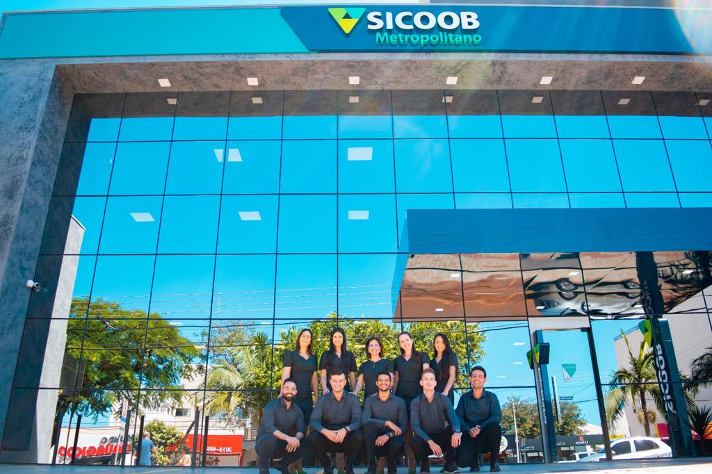 SICOOB METROPOLITANO: Agência é reinaugurada em Campo Mourão