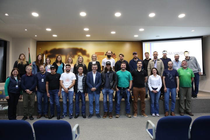VISITA II: Jovens líderes da Coamo são recebidos no Sistema Ocepar 