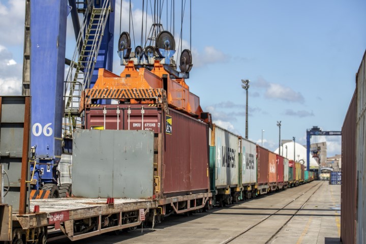INFRAESTRUTURA: Porto de Paranaguá registra aumento de transporte de cargas por ferrovia em maio