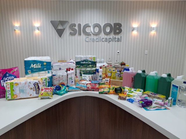 DIA C: Agências do Sicoob Credicapital arrecadaram mais de 3 mil itens para o Dia de Cooperar