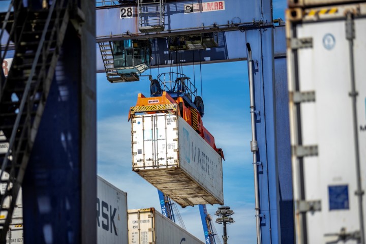 COMÉRCIO EXTERIOR: Com 42 milhões de toneladas, movimentação nos portos do Paraná cresce em 2023