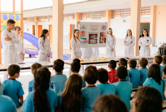SAÚDE: Projeto de Saúde Bucal da Unimed Londrina beneficia 210 crianças de escola municipal 