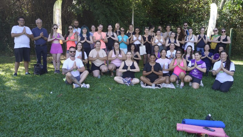 SAÚDE: Verão Unimed reúne público em aula de yoga ao ar livre
