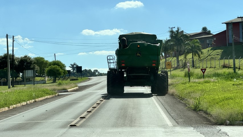 TRANSPORTE: Ministério abre consulta pública sobre trânsito de máquinas agrícolas