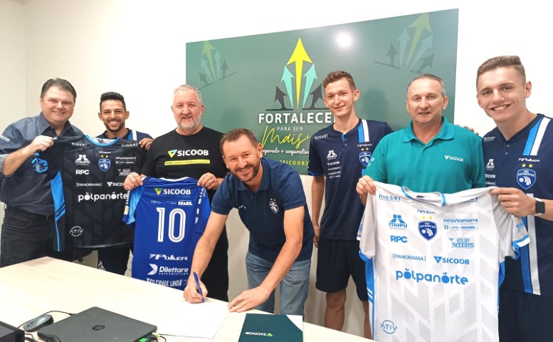 CRÉDITO: Sicoob Três Fronteiras e Foz Cataratas Futsal renovam parceria que promove esporte e cidadania 
