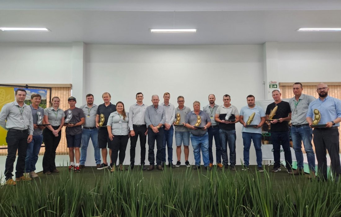 AGRO: Copagril premia associados do Paraná durante Seminário Soja e Milho 2024
