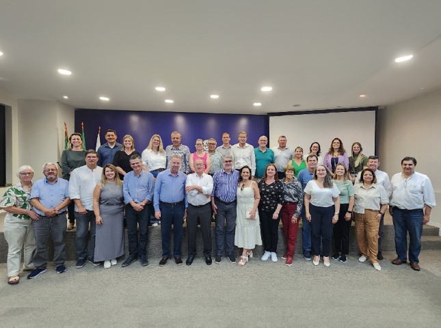 VISITA: Conselheiros da Sicredi Campos Gerais e Grande Curitiba PR/SP são recebidos na Casa do Cooperativismo Paranaense