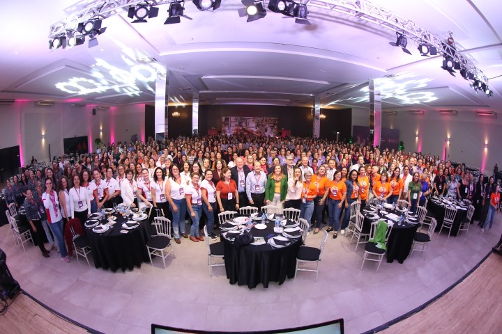 COOPERLÍDER FEMININO: Coamo e Credicoamo sediam Encontro Estadual de Lideranças Femininas 