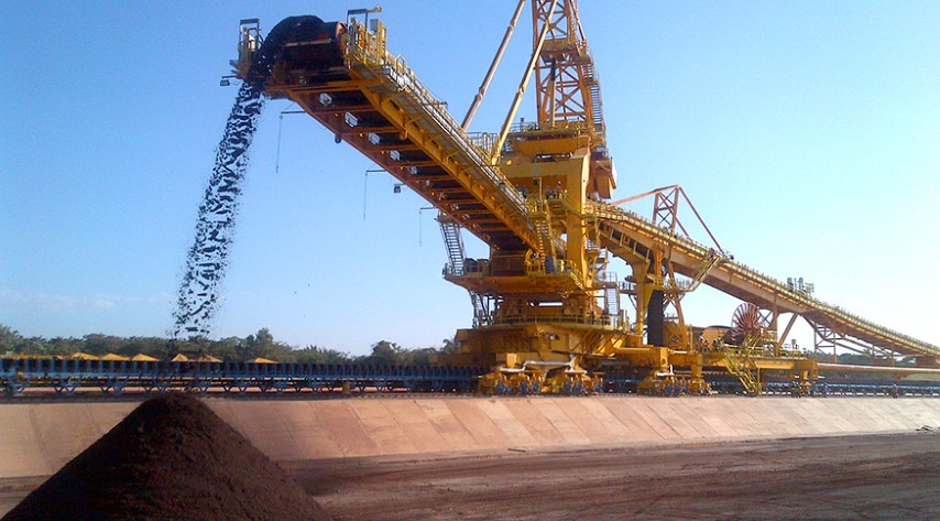 IBGE: Produção industrial recua 0,5% em abril após dois meses em alta