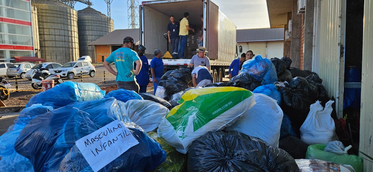 SOLIDARIEDADE: Coopavel envia quarta carreta com donativos às vítimas de inundações