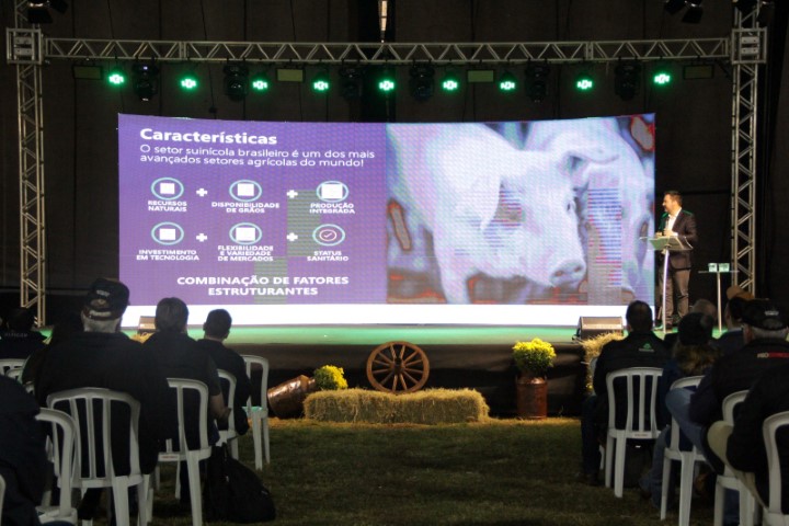 AGRO: 50ª Expoleite realiza ciclo de palestras gratuitas sobre tendências do mercado agropecuário